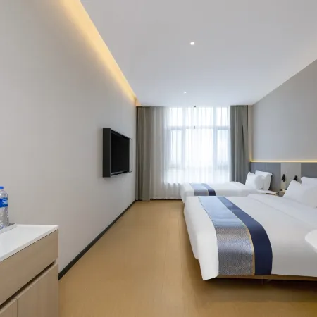 Hunchun Yuefu Hotel (High Speed Railway Station International Passenger Terminal)