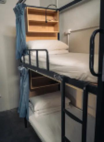 被風吹的人背包客民宿