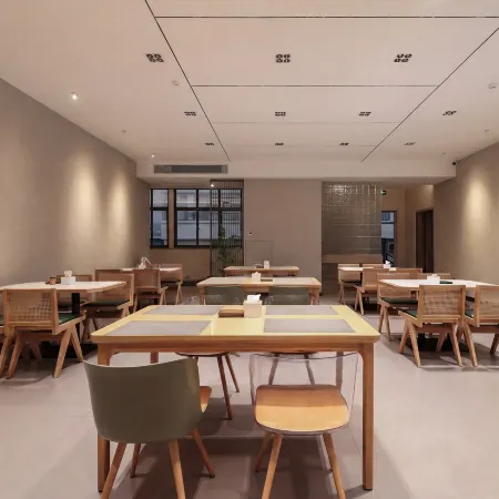 Shiping Yuanhe Holiday Hotel