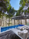 CLOUDS 13·Forest Hot Spring Resort - مسبح على السطح