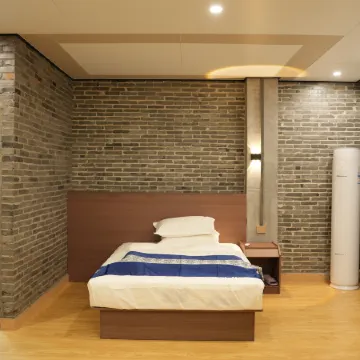 Cangwu Liubao Yulinba Homestay
