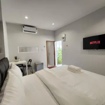 Pvilla Hotels near Kheha BTS Station