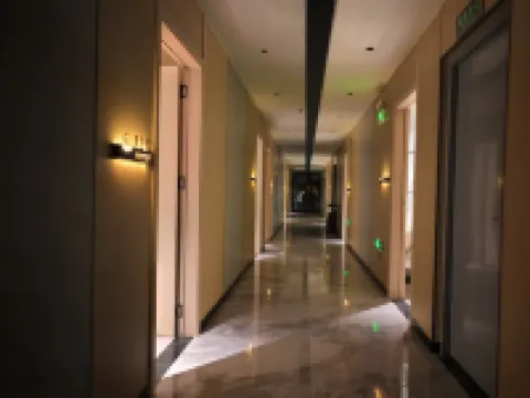 Lantian Yinghai Hotel (Wanlv Lake)