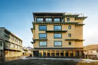 Floral Hotel·Yungu Hongduo | Limber Up · Yunqi Mountain Wild Bonfire Resort
