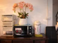 Feelhome Poshtel 拉乍布拉那寺附近的飯店