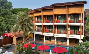 March Hotel & Suite Riverside