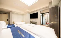 HOTEL CENTUM