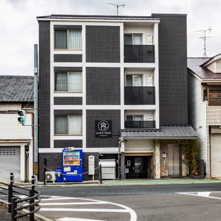 Hopetree Kyoto Отели рядом с достопримечательностью «Буддийский храм Кадзю-дзи»