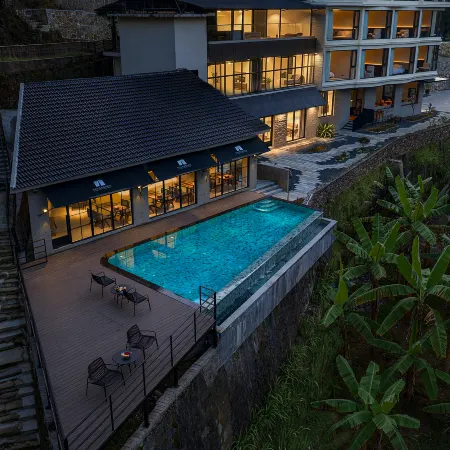 Yueshanju Jingshang Holiday Homestay ( Zhangjiajie National Forest Park)