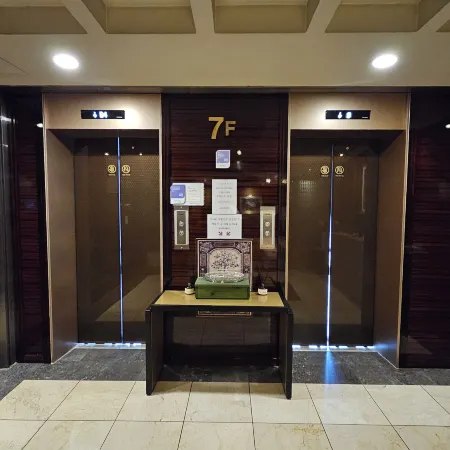 JS KING HOTEL Отели рядом с достопримечательностью «Парк Монэ»