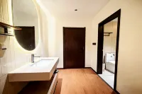 Shidong Town Kunhe Hotel