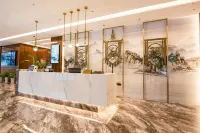 Three Kingdoms Grand Hotel (Hanzhong Central Plaza)