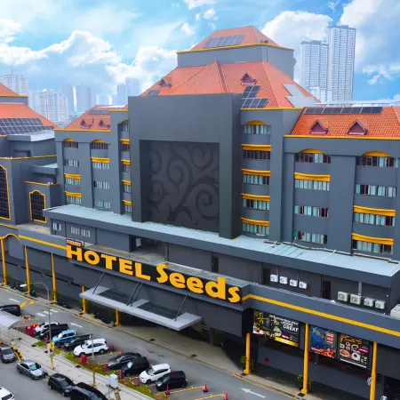 Seeds Hotel Premier Sri Petaling Отели рядом с достопримечательностью «Арена «Аксиата»»