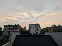 Saw Wood · Independent Youth Hostel (Nanjing Confucius Temple Xinjiekou Pedestrian Street) - โรแมนติก