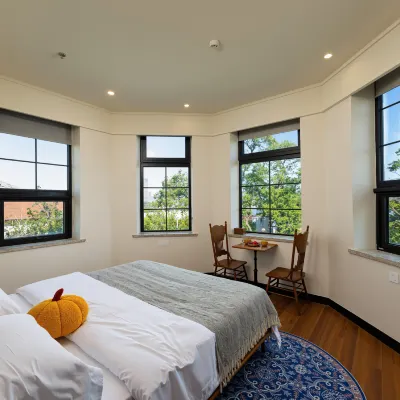 Blossoms Art Hotel German Style Ocean View Historical Villa Hotel dekat Number 1 Beach