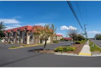 Tacoma Port Inn Fife I-5