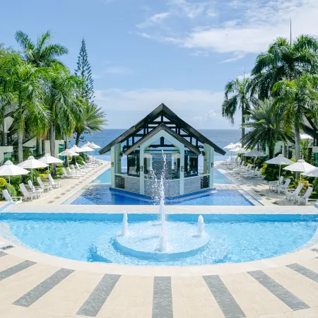 Acuatico Beach Resort