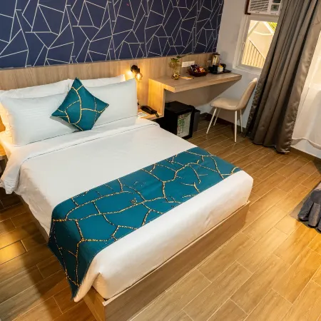 Kuadro Hotel & Suites