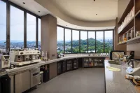 New Yitian · Yuanbo Hotel (Wenzhou South Station) - parking