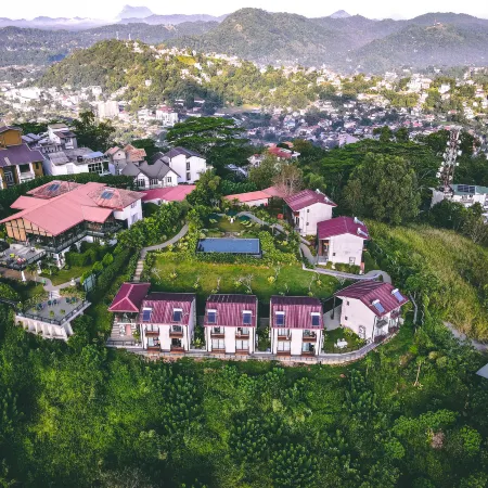 Fox Kandy by Fox Resorts - Luxury in the Mist