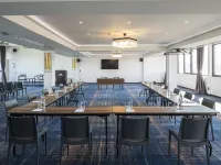Gino Seaside Tbilisi, Trademark Collection by Wyndham Отели рядом с достопримечательностью «Станция метро Грмагеле»