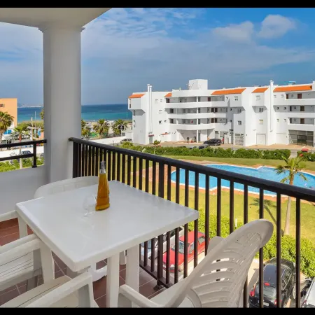 Apt Playa Bossa Ushuaia beachfront, reliable host