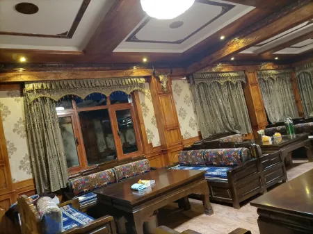 Nuanle Hotel Отели рядом с достопримечательностью «Rongbuk Monastery»