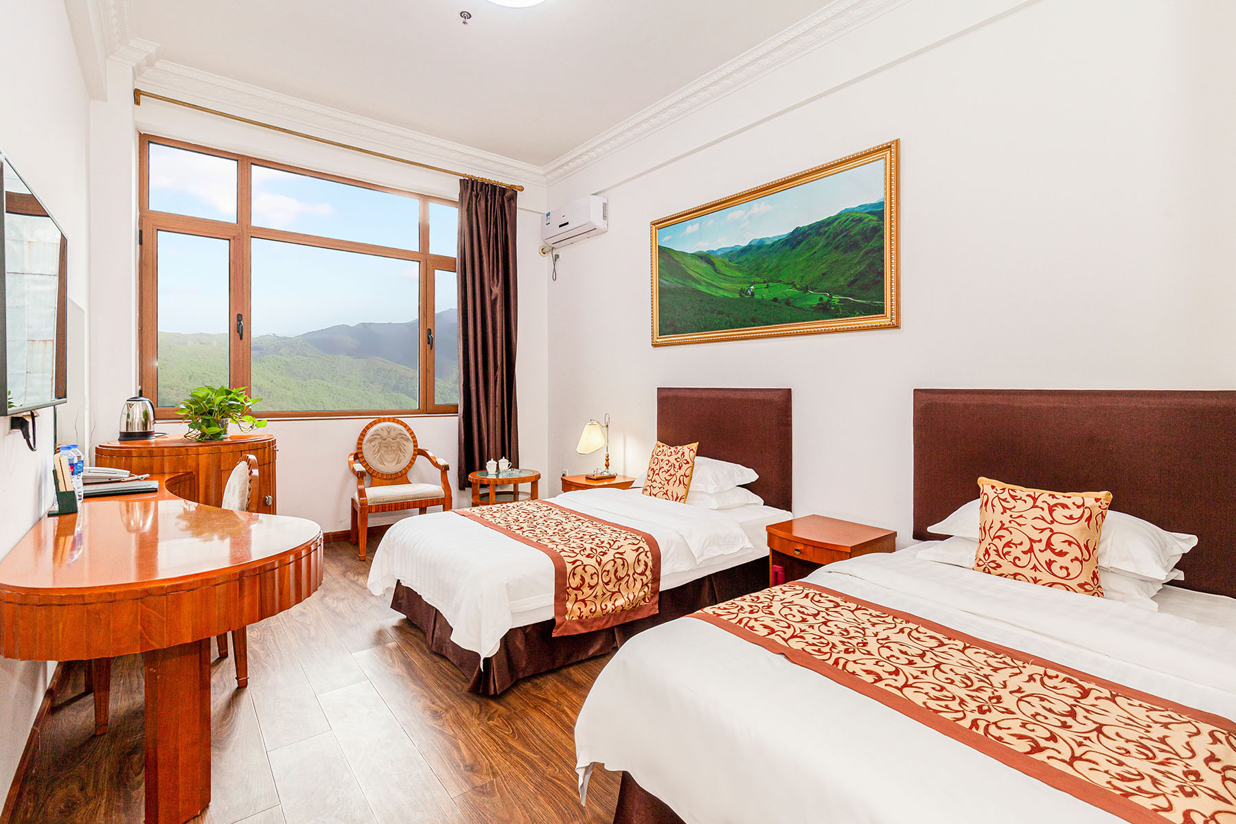 South Building of Dalian Xinghai Golf HotelOver view