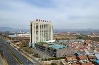Yangming International Hotel - Mountain view