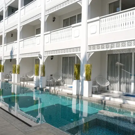 Away Chiang Mai Thapae Resort - A Vegan Retreat Отели рядом с достопримечательностью «Ворота Тхапе»