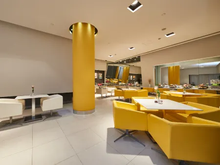 Jinjiang Inn (Shanghai People's Square East Huaihai Road)