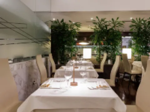 เบส เวสเทิร์น พลัส โฮเทล ยูนิเวอร์โซ โรงแรมในโรม