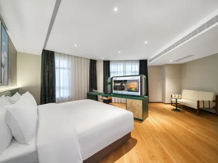 Peercity Hotel (Shanghai Dishuihu Haiyanggongyuan) Отели рядом с достопримечательностью «Shanghai Dianji University (Lingang Campus)»