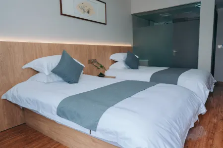 Xiandu Huayixiao Homestay Отели рядом с достопримечательностью «Zhutan Mountain»