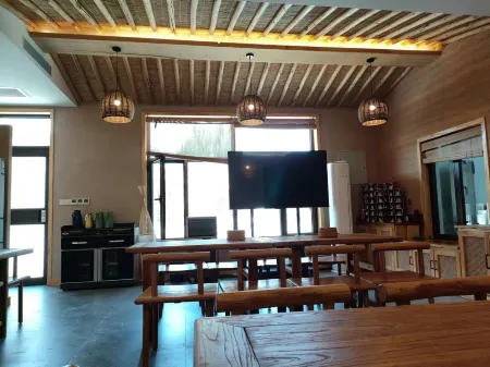 Dongta Temple Baisitan Bed and Breakfast Отели рядом с достопримечательностью «Siliangqizi Qubbah»