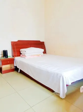 Luonan Warm Hotel Отели рядом с достопримечательностью «Luonan Confucian Temple»