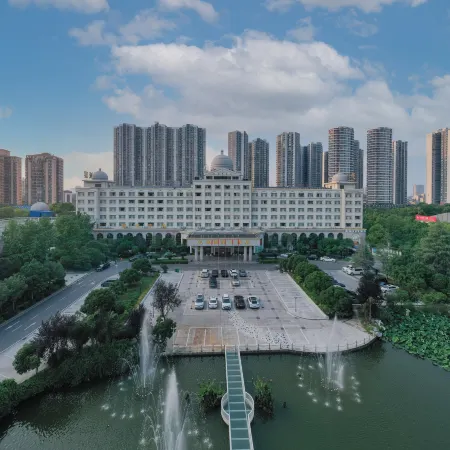 Tiancheng International Hotel (Xiantao Mian Street Branch)