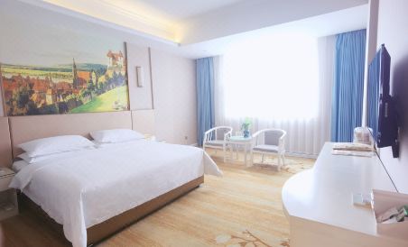 Suitetrails - Vienna Hotel(Hezhou Municipal Plaza)