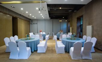 Time Tunnel Designer Hotel