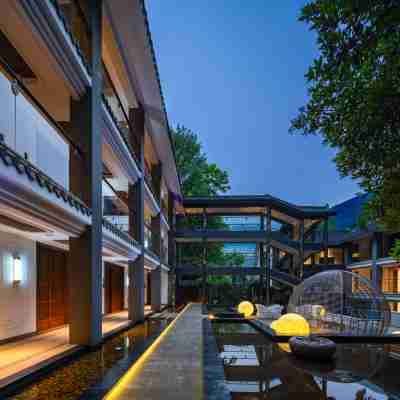 Celestial Cave Manor· Twin Dragon Cave Stream Rafting Private Onsen Retreat Hotel Exterior