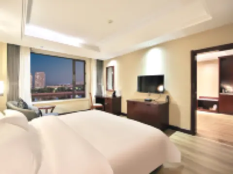 Zhongdong Latour Morgan Hotel(ZHONGDONG NEW WORLD LIVING MALL) Hoteles en Tonghua