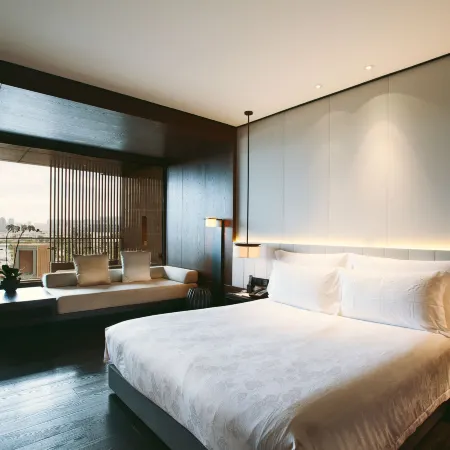Bay Breeze Hotel