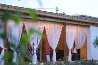 Yining Yishe Yijie Homestay - 3 Sao