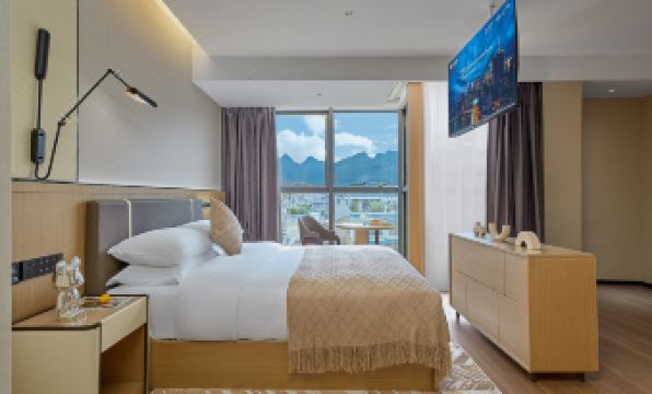 Jiulong Yipin Hotel (Zhijin Ancient City Pedestrian Street)