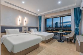 Songyi Hotel (Kunming railway station）