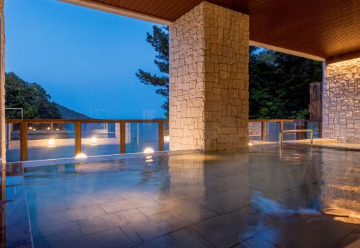 Ooedo Onsen Monogatari Premium Toba Saichoraku의 실내 수영장 또는 대욕장