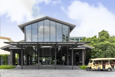 Theatre Residence Hotels near Silpakorn University (Wang Tha Phra Campus)