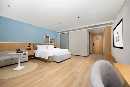 Country Inn & Suites by Radisson Hotel (Xianning Media Building City Museum)