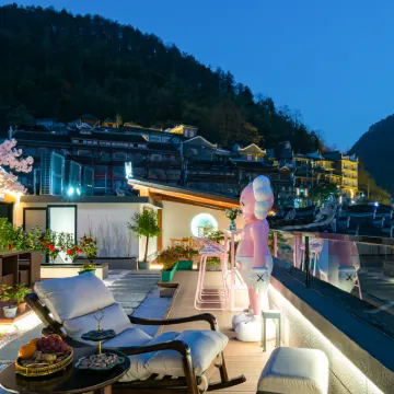 Wenliyuan (Phoenix Ancient City Scenic Area Hongqiao Branch) Hotels near Fenghuang Ancient Town