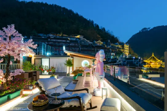 Wenliyuan (Phoenix Ancient City Scenic Area Hongqiao Branch) Отели рядом с достопримечательностью «Temple of the Queen of Heaven»